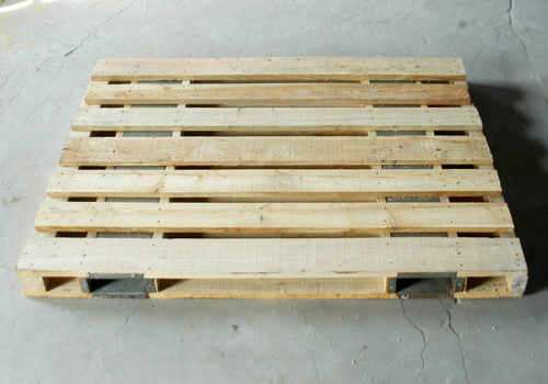 我們在選擇木制托盤的時候?qū)Σ牧嫌心男┮? align= 我們在選擇木制托盤的時候?qū)Σ牧嫌心男┮? width=